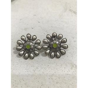 Boucles d'oreilles en cuivre plaqué or rhodié avec pierre unique oxydée, motif unique, symbole chrétien, pour mariage et fiançailles - Product Image 5