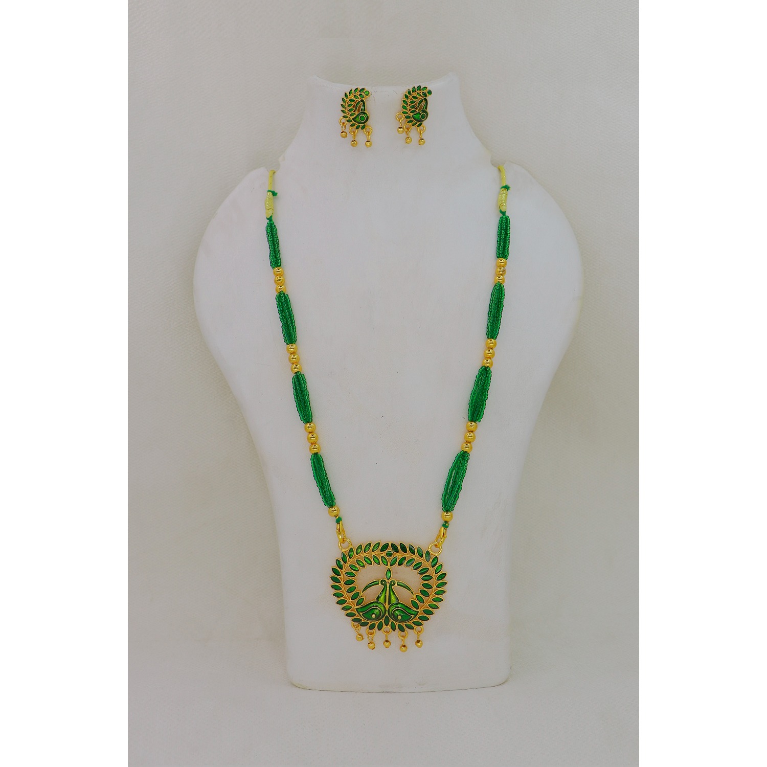 สีเขียว