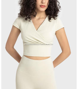 2025 nueva moda cuello en V cruzado manga corta Crop Top sujetador incorporado deportes gimnasio al aire libre ropa activa deportes Yoga camiseta para mujeres - Product Image 1