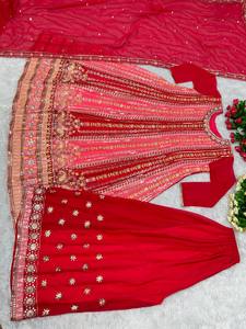 เสื้อเย็บปักถักร้อยนักออกแบบลำดับทำงานกับ Sharara - Product Image 3