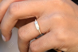 แหวนเพชรแบบ Baguette ประดับเพชรขนาด14K สำหรับสตรีแหวนเพชรแบบซ้อนครึ่งครึ่งสีทองสีเหลือง - Product Image 5