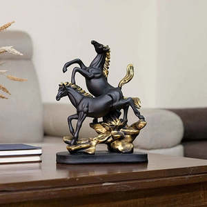 Estatua de Caballo Negro Duo, Material de Resina, Diseño Feng Shui, Acabado Brillante y Duradero, Decoración de Mesa para Interiores - Product Image 1