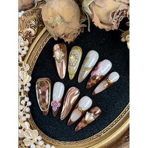 Uñas Postizas Vintage Amber Royale Estilo Retro con un Toque Elegante - Product Image 4