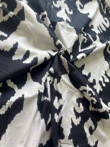 Tela de Algodón Peinado Ligero Estampado a Mano con Bloques, 5 Yardas para Confección y Proyectos de Costura para Niños y Niñas - Product Image 3