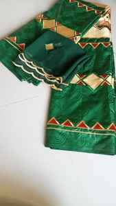 Robe en Bazin avec Broderie en Tissu Satin Tissé Respirant pour Mariage - Product Image 3