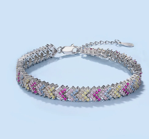 Pulsera de Fiesta Redonda y Brillante con Moissanita, Diamante y Zafiro, Diseño Floral en Oro Blanco - Product Image 1