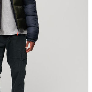 Vestes matelassées OEM Vestes matelassées en duvet pour hommes surdimensionnées avec logo personnalisé Vestes matelassées confortables d'hiver personnalisées - Product Image 6