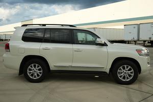 Toyota Land Cruiser 2021 Usado Premium ~7,700 Millas, Motor V8 de 5.7 Litros - Product Image 2