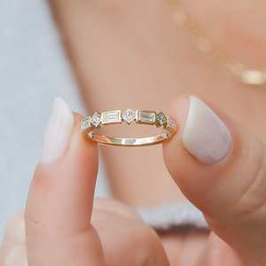 Anillo de Bodas de Oro de 14K con Diamantes Cultivados en Laboratorio, Corte Princesa y Baguette, Claridad VS1, Media Eternidad, para Regalo - Product Image 3