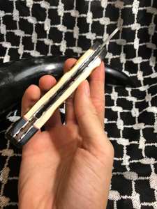 Rasoir en acier Damas sur mesure avec manche en bois d'os brûlé Supporté OEM DIY Grade Barbiers Cadeau Couteaux Fabrication - Product Image 3