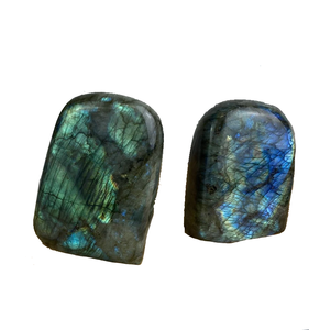 Labradorite naturelle de haute qualité Point Cut Base Crystal Point guérison beauté naturelle est une pièce maîtresse de décoration parfaite pour la maison - Product Image 5