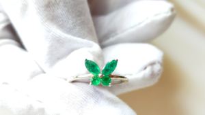 Anillos de boda con diseño de mosca de mantequilla de piedras preciosas Esmeralda verde zambiano de lujo de Plata de Ley 925 para ella - Product Image 4