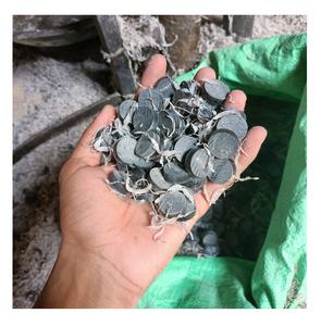 Botones de cuerno de búfalo negro natural de fabricante indio 12mm uso artesanal y decorativo para prendas y manualidades - Product Image 1