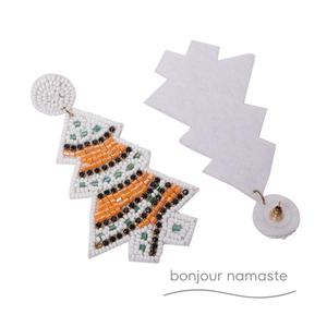 Boucles d'oreilles pendantes faites à la main en perles, pêche, vert, blanc |   Bijoux de mode de Noël mignons et festifs |   Accessoires de vacances en gros fabriqués en Inde - Product Image 3