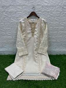 เสื้อคลุมปักลายมีสไตล์ดีไซน์ทันสมัยพร้อมกางเกงบุหรี่ & dupatta พร้อมผลิตโดย fabzone อินเดียสำหรับผู้หญิง - Product Image 6