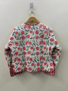 Veste courte de style bohème brodée indienne, veste courte brodée Suzani, veste bomber Suzani pour femmes - Product Image 4