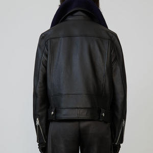 Super nouvelle veste en cuir longue asymétrique marron pour femmes entièrement personnalisée avec deux poches à fermeture éclair et deux poches à rabat - Product Image 2