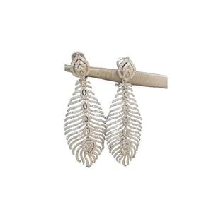 Boucles d'oreilles pendantes classiques en diamant, bijoux de mode de qualité supérieure pour mariages et occasions formelles, disponibles - Product Image 1