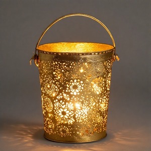 MerryBeam Frosted Elegance Portavelas de aluminio fundido Centro de mesa de vacaciones con detalles de copos de nieve - Product Image 5