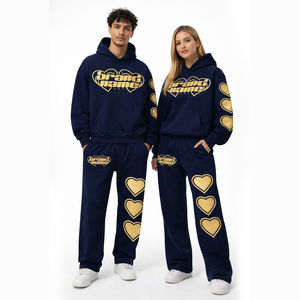 Conjunto de Sudadera Corta y Pantalones Deportivos Rojos Personalizados de San Valentín con Gráfico de Corazón, Ropa Deportiva a Juego - Product Image 6