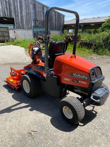 Cortadora de césped frontal Kubota F251 de alto rendimiento diseñada para un mantenimiento eficiente de jardines y granjas con un motor potente - Product Image 6
