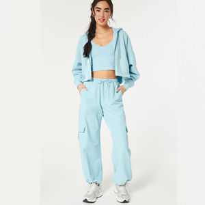 Sudadera con capucha de manga recortada con logotipo frontal de invierno personalizado para mujer con mangas completas Ropa de gimnasio de poliéster/algodón ecológica - Product Image 1