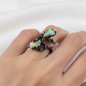 Anillo de ópalo de fuego etíope en plata de ley, diseñado para bodas elegantes inspiradas en la naturaleza, estilo clásico de lujo. - Product Image 2