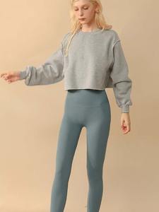 Jersey de mujer Crop Top Hoodies Top de fitness de manga larga Casual y sostenible con cuello forrado para ropa deportiva de invierno - Product Image 2