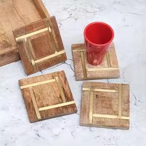 Ensemble de sous-verres en résine en bois d'inspiration vintage, tapis de boisson faits à la main pour bar, thé, café et cadeaux, fabriqués à la main en Inde - Product Image 5