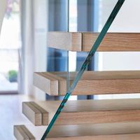 Une Escalier Flottante Modulaire Innovante Conçue pour un Montage Facile sur Site avec des Supports et des Connecteurs en Alliage d'Aluminium Précis
