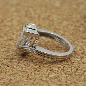 Anillo de diamante cultivado en laboratorio de oro de lujo 3,40 quilates corte de pera E Color IGI certificado ético sostenible proveedor al por mayor - Product Image 6