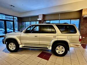 TOYOTA 4RUNNER SR5 V6 4X4 USADO, 2001, Volante a la Izquierda/Derecha - Product Image 2