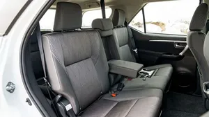 Nuovissimo Toyota Fortuner 2025 2.4L Diesel SUV/Crossover 199 CV 7 Posti 4 Cilindri Trasmissione Automatica Guida a Sinistra - Product Image 4