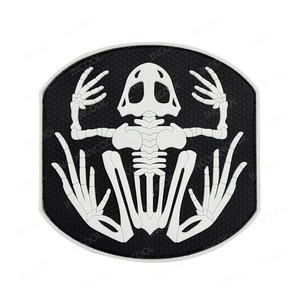 แผ่นยางพีวีซีขนาดเล็กแผ่นปะติดรูปดาวรูปใบเมเปิ้ลหมีกบหัวกะโหลกแผ่นตกแต่งสำหรับหมวกเสื้อผ้า - Product Image 2