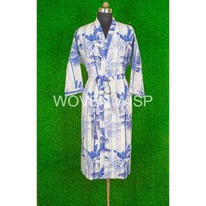 Venta al por mayor de algodón hecho a mano de las mujeres con estampado floral acolchado con cuello en V Kimono chaqueta transpirable tejido de ganchillo en relieve patrón de encaje - Product Image 1