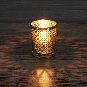 Bougeoir votif en métal fabriqué à la main conçu pour offrir une qualité durable avec une valeur de décoration intérieure esthétique - Product Image 1