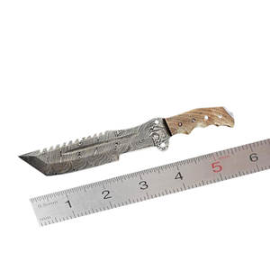 Couteau de survie en acier damas de haute qualité, fabriqué à la main avec une poignée ergonomique pour la cuisine en plein air, le camping et la survie - Product Image 1