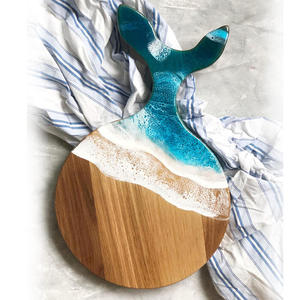 Planche à découper en résine époxy aux tons océaniques, parfaite pour trancher les desserts au fromage et les petits repas - Product Image 5