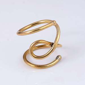 Bague spirale minimaliste au design tendance, en laiton fin, plaqué or 18 carats, bijoux géométriques en fil, bague ouverte pour femme, vente en gros/OEM/ODM - Product Image 5