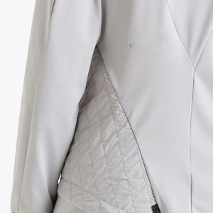 Vestes coupe-vent légères et imperméables pour femmes pour la randonnée, le cyclisme et les aventures en plein air au printemps - Product Image 5