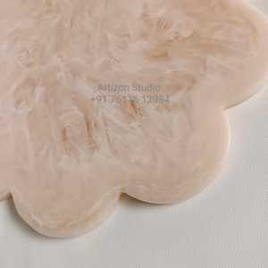 Planche à fromage en résine Aqua Swirl rose faite à la main Plateau de charcuterie de luxe Passe au lave-vaisselle pour les hôtels et les fêtes - Product Image 6