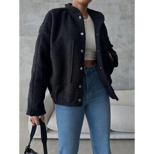 Chaqueta Universitaria para Mujer en Negro con Detalle de Bouclé - Product Image 1