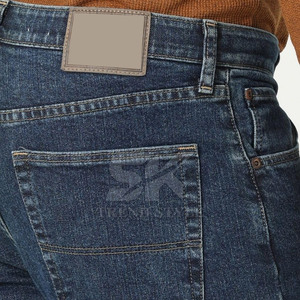 Pantalones vaqueros de hombre de tela cómoda y de alta calidad, corte ajustado, 100% algodón, para viajes y uso diario. - Product Image 6