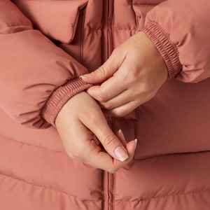 Parka de plumón hinchada Ellie OEM de madera de cedro de alta demanda para mujer con Capucha ajustable y chaqueta acolchada de invierno acolchada para mujer - Product Image 5