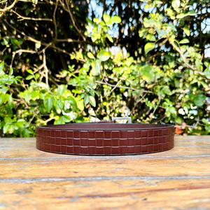 Nouvelle pyramide P2C Vintage perforé Uni-sexe ceinture en cuir formelle véritable cuir de buffle boucle ardillon Look de luxe 40MM largeur - Product Image 4