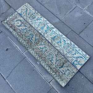 Alfombra Turca Vintage de 1.4x3.4 pies (43x105 cm), Alfombra Floral Azul Gris - Product Image 4