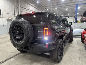 GMC Hummer EV SUV 2025 2X AWD - Product Image 6