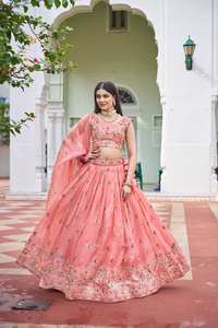 Lehenga Choli vert brodé pour femmes avec dupatta, tenue de mariée indienne de créateur - Product Image 3