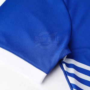 Conjunto de uniforme deportivo cómodo para equipos de fútbol de secado rápido hecho por profesionales - Product Image 3