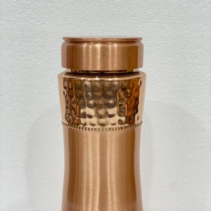 IEI 28. 750ml / 25.36 oz Bouteille d'eau en cuivre pur martelé à la main Portable écologique pour la maison, le bureau et l'extérieur personnalisable - Product Image 4